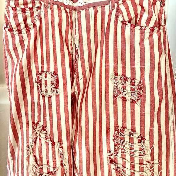 Magnolia Pearl Red and Cream Striped Pants - Picture 3 of 5